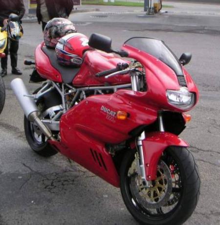 La ducati 1000 ds